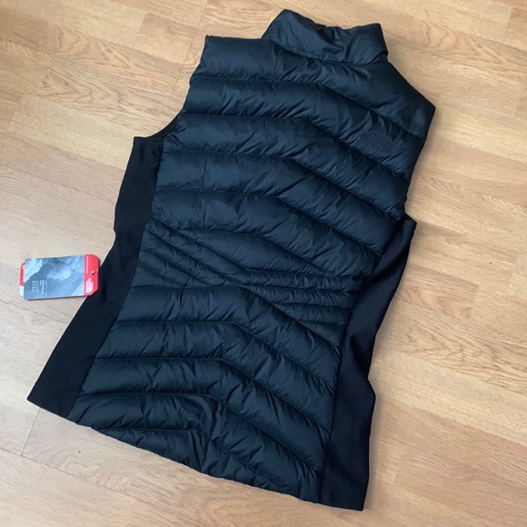 NWT The North Face Lucia Hybrid Down Vest, Medium, Black - Picture 3 of 13